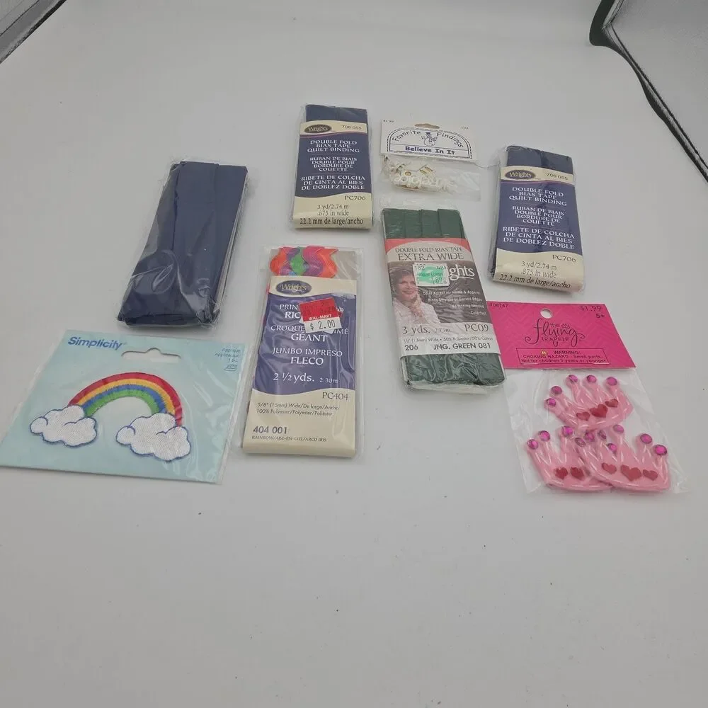 Sewing Craft Notions Lot Wrights Bias Tape Rick Rack Simplicity Applique Buttons